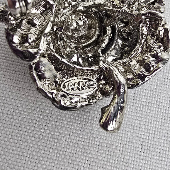 Black Rose Rhinestone Brooch - Picture 4 of 5
